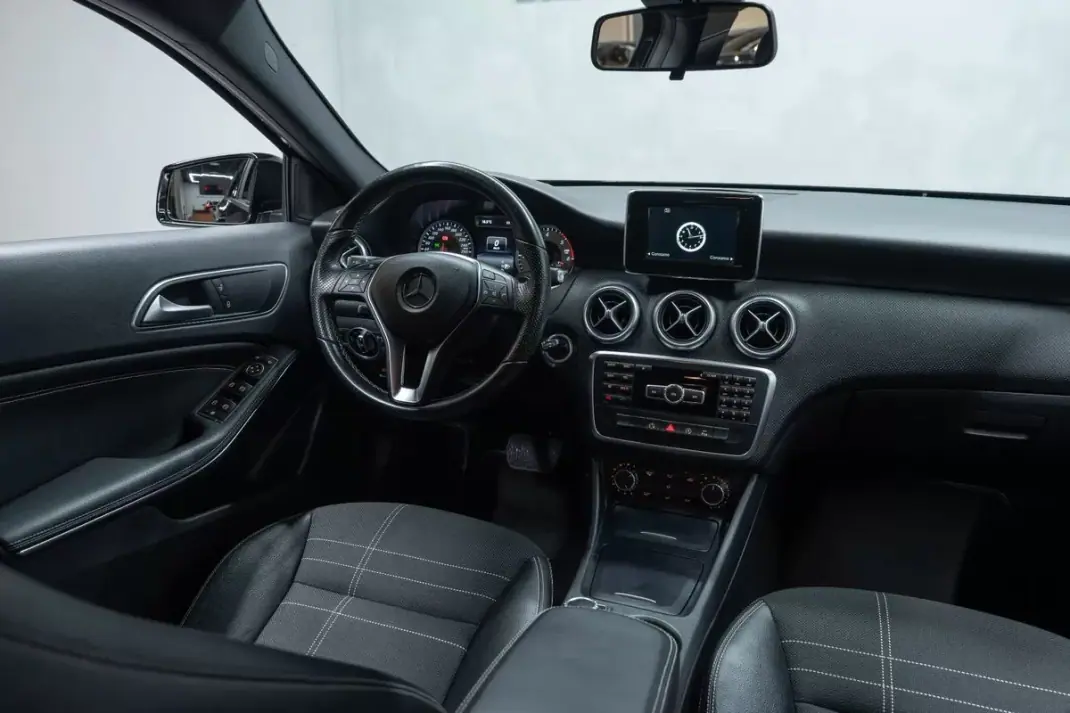 Mercedes-Benz A 180 2015 - 16950 EUR, 81000 km - AUTO.MOTO.pt - 81000km - foto 16 de 36