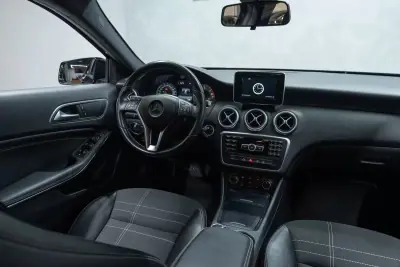 Mercedes-Benz A 180 2015 - 16950 EUR, 81000 km - AUTO.MOTO.pt - 81000km - foto 16 de 36