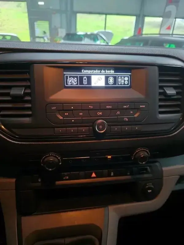 Toyota PROACE 2.0 D-4D Cool 6 Lug. 2022 - 22980 EUR, 41707 km - AUTO.MOTO.pt - 41707km - foto 3 de 17