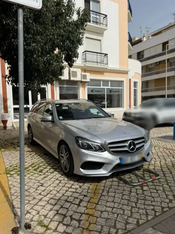 Mercedes-Benz E 250 2016 - 23000 EUR, 192000 km - AUTO.MOTO.pt - 192000km - foto 3 de 15