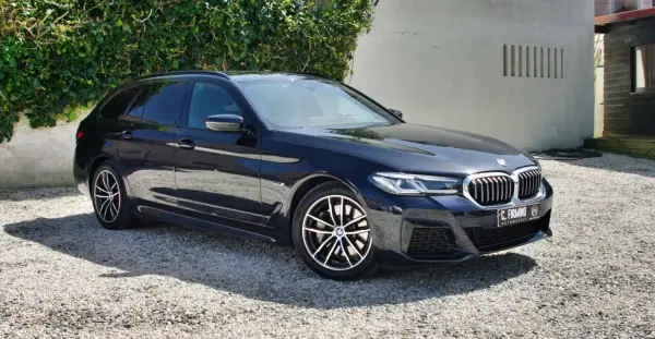 BMW 530e 2022 - 44900 EUR, 52332 km - AUTO.MOTO.pt - 52332km - foto 6 de 46