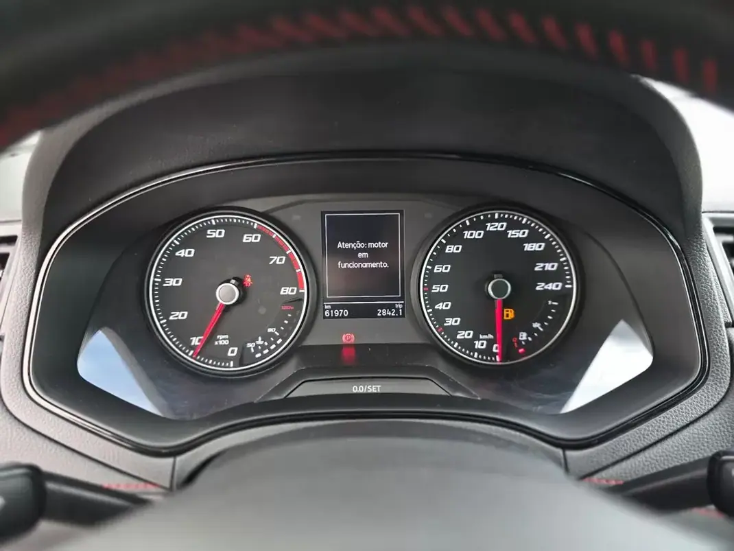 SEAT Arona 2020 - 14500 EUR, 61900 km - AUTO.MOTO.pt - 61900km - foto 20 de 42