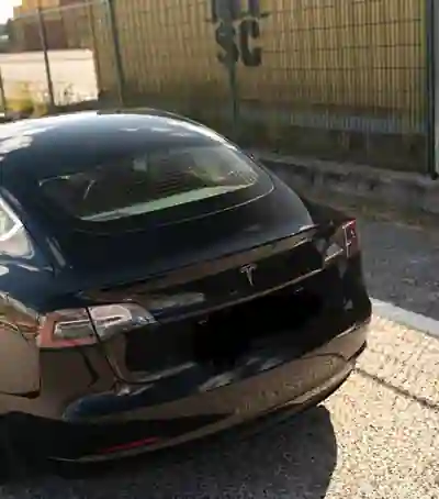 Tesla Model 3 2020 - 22000 EUR, 117000 km - 117000km - foto 6 de 10