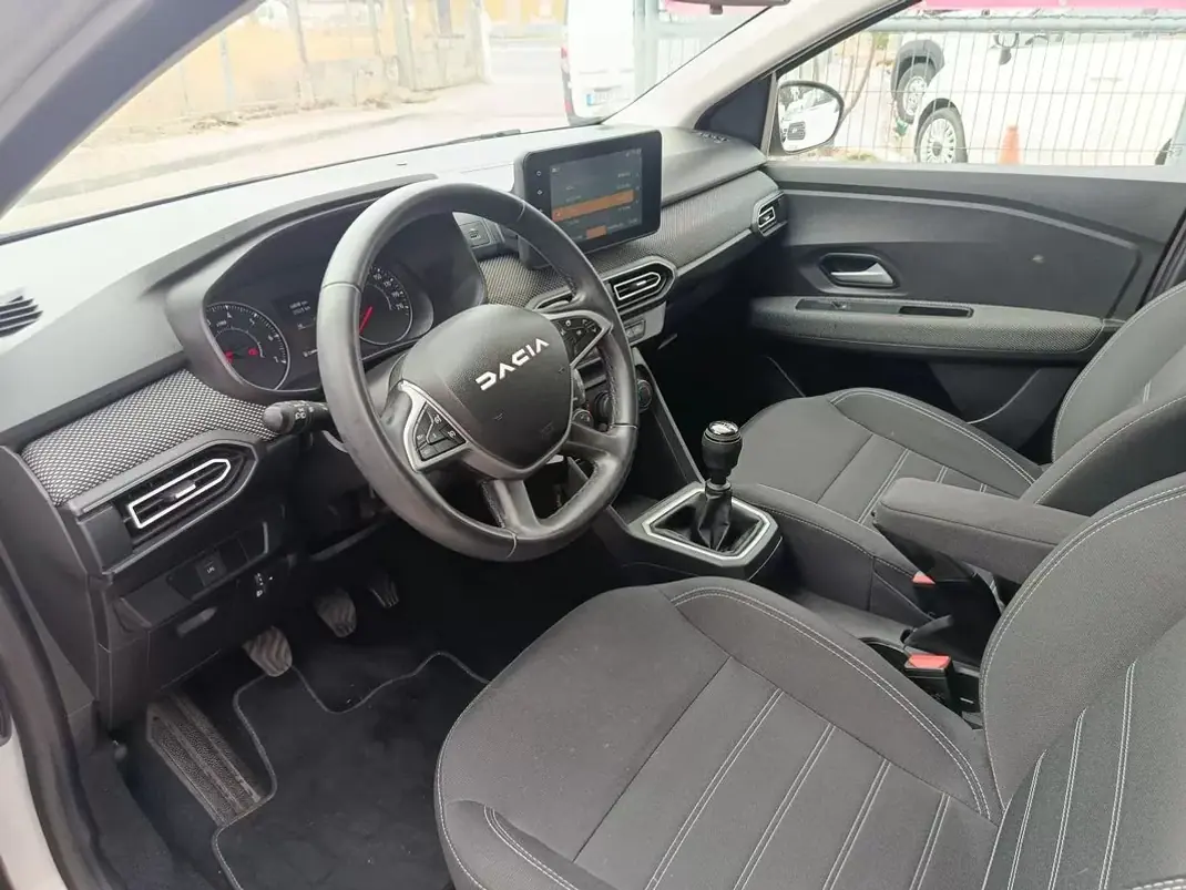 Dacia Sandero 2023 - 14900 EUR, 64868 km - 64868km - foto 4 de 31