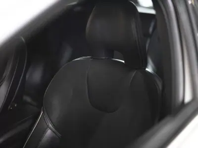 Volvo V40 2016 - 16990 EUR, 129000 km - AUTO.MOTO.pt - 129000km - foto 21 de 21