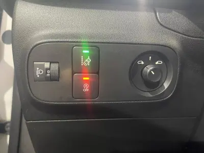 Citroën C3 2019 - 8999 EUR, 91000 km - AUTO.MOTO.pt - 91000km - foto 37 de 39