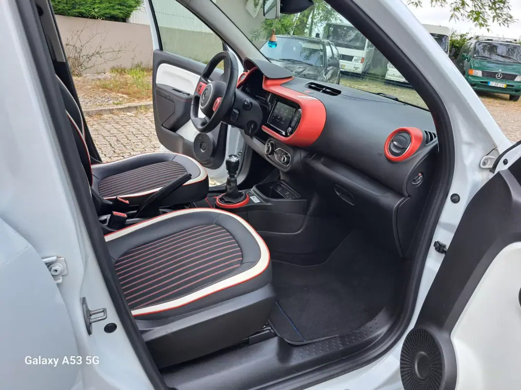 Renault Twingo 2020 - 11990 EUR, 54214 km - AUTO.MOTO.pt - 54214km - foto 22 de 23