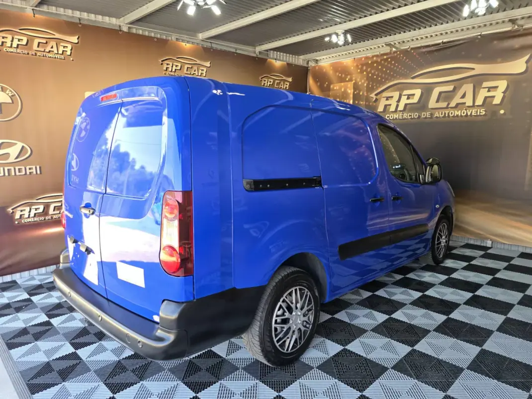 Peugeot PARTNER GIRAFON 2018 - 11990 EUR, 173000 km - AUTO.MOTO.pt - 173000km - foto 8 de 12