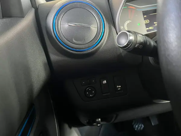 Dacia Spring 2021 - 12900 EUR, 14900 km - AUTO.MOTO.pt - 14900km - foto 20 de 28