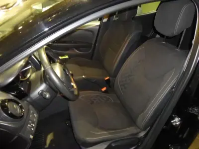 Renault Clio 2019 - 11700 EUR, 116904 km - AUTO.MOTO.pt - 116904km - foto 13 de 32