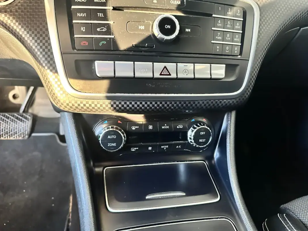 Mercedes-Benz A 180 2015 - 16690 EUR, 178000 km - 178000km - foto 19 de 26