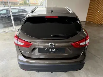 Nissan Qashqai 2015 - 14500 EUR, 171000 km - AUTO.MOTO.pt - 171000km - foto 16 de 86