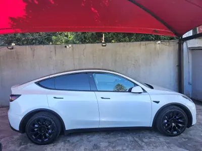 Tesla Model Y 2021 — foto 4 de 16