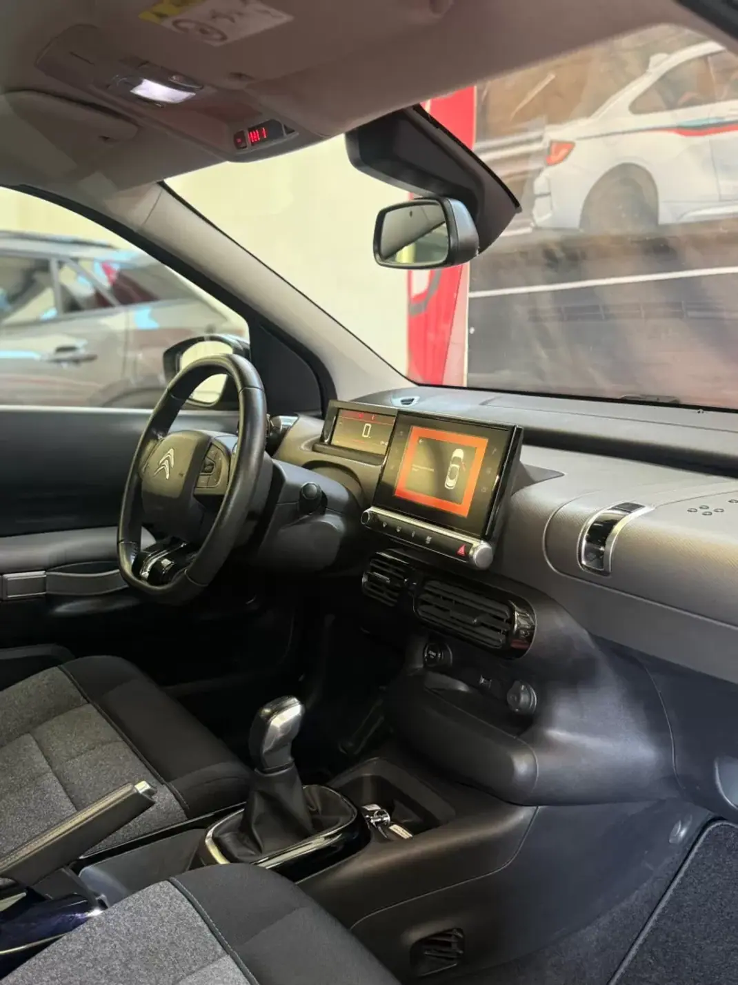Citroën C4 Cactus 2019 - 11900 EUR, 131000 km - 131000km - foto 6 de 10