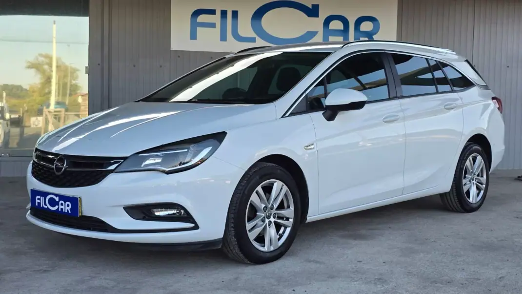 Opel Astra Sports Tourer 2017 - 11800 EUR, 141359 km - 141359km - foto 2 de 21