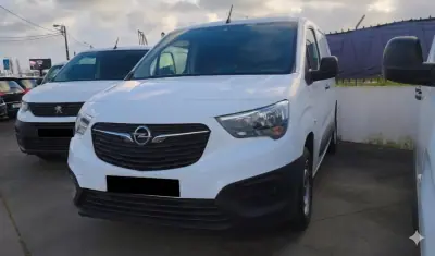 Opel COMBO 2022 - 15990 EUR, 55209 km - AUTO.MOTO.pt - 55209km - foto 2 de 3