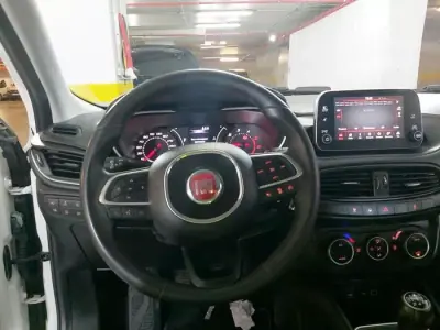 Fiat Tipo Station Wagon 2020 - 10990 EUR, 110261 km - AUTO.MOTO.pt - 110261km - foto 12 de 17