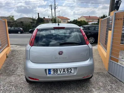 Fiat Punto 2018 - 7950 EUR, 94784 km - 94784km - foto 11 de 20