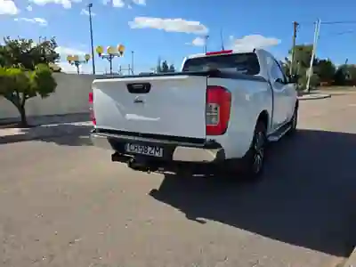 Nissan Navara 2017 - 22250 EUR, 188270 km - AUTO.MOTO.pt - 188270km - foto 13 de 14