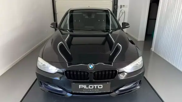 BMW 318 2014 - 10990 EUR, 307701 km - 307701km - foto 3 de 24