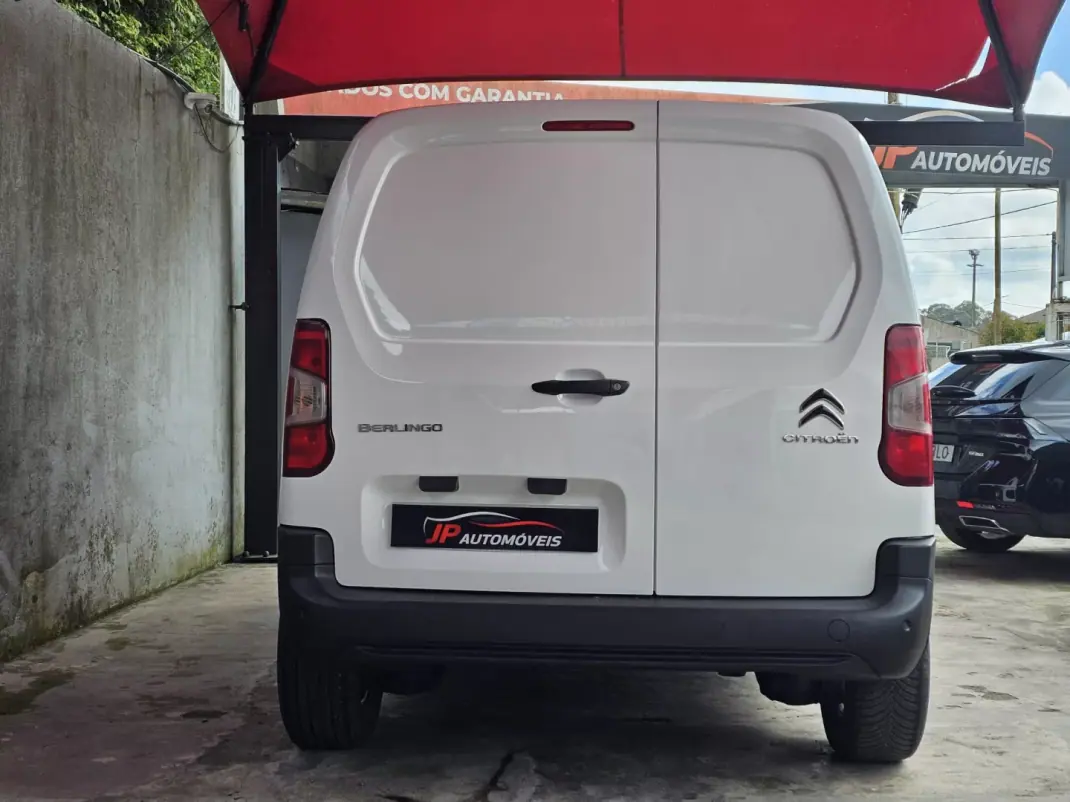 Citroën BERLINGO 3 LUGARES 2020 - 10750 EUR, 154000 km - AUTO.MOTO.pt - 154000km - foto 14 de 14
