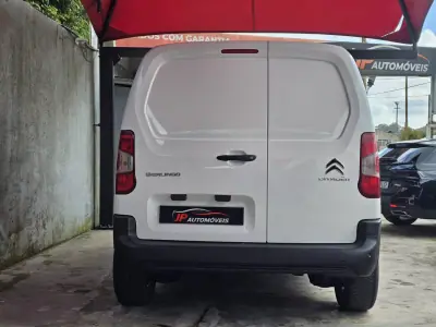 Citroën BERLINGO 3 LUGARES 2020 - 10750 EUR, 154000 km - AUTO.MOTO.pt - 154000km - foto 14 de 14