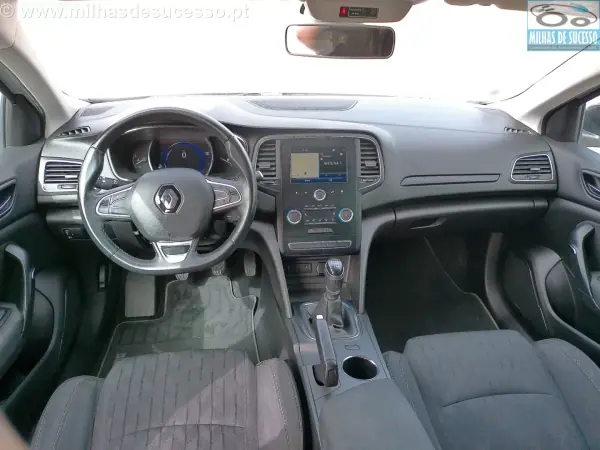 Renault Mégane Sport Tourer 2020 - 14250 EUR, 178000 km - AUTO.MOTO.pt - 178000km - foto 7 de 26