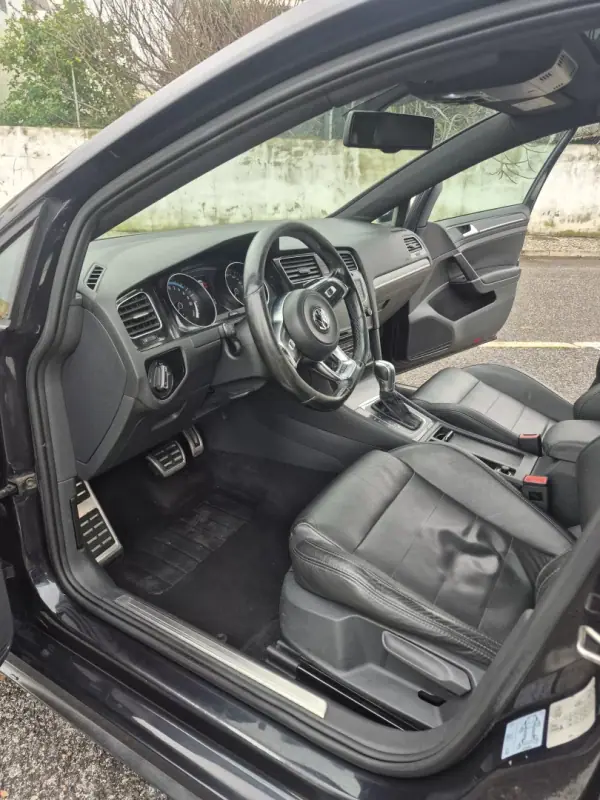 Volkswagen Golf 2016 - 15490 EUR, 211638 km - AUTO.MOTO.pt - 211638km - foto 18 de 28