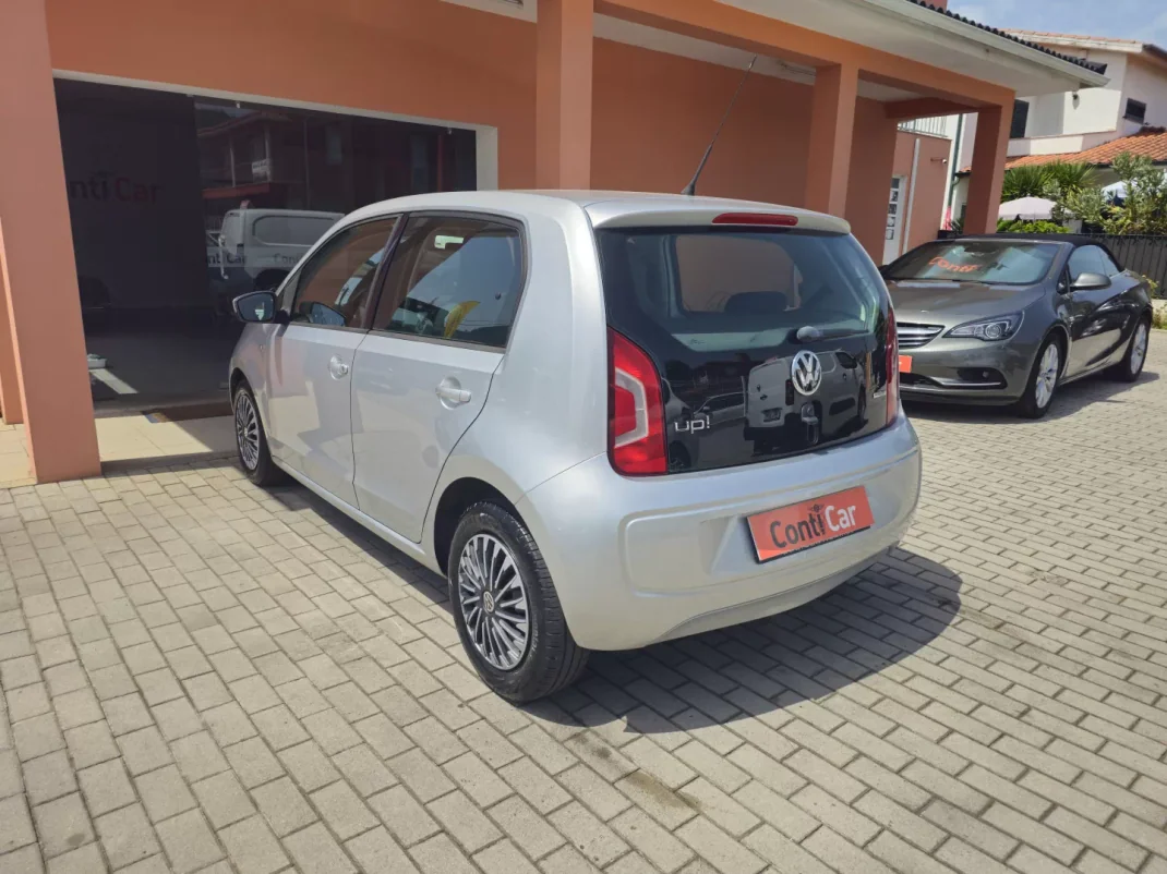 Volkswagen Up! 2012 - 5750 EUR, 151158 km - 151158km - foto 6 de 11