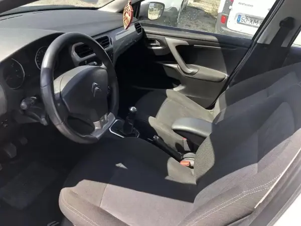 Citroën C-Elysée 2016 - 6999 EUR, 119000 km - AUTO.MOTO.pt - 119000km - foto 5 de 16