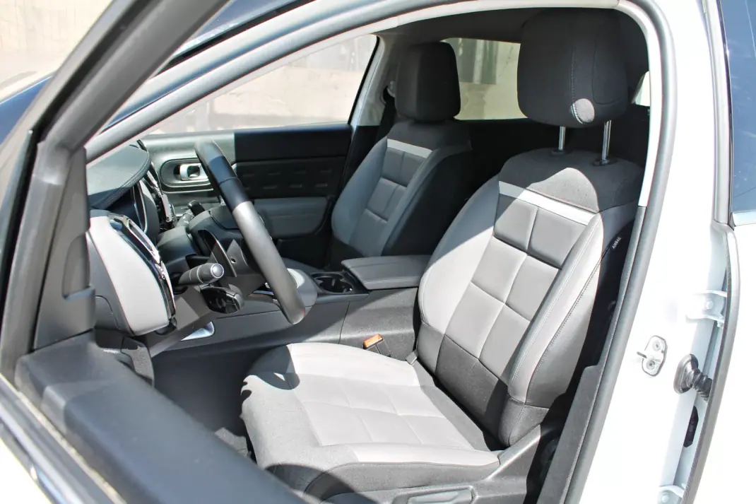 Citroën C5 Aircross 2022 - 18890 EUR, 77289 km - 77289km - foto 9 de 19