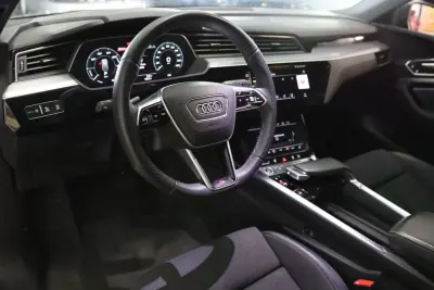 Audi e-tron 2023 - 45000 EUR, 106568 km - AUTO.MOTO.pt - 106568km - foto 5 de 36