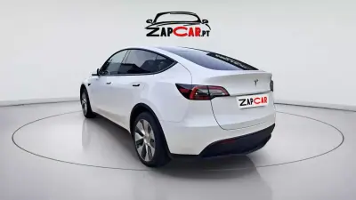 Tesla Model Y 2023 — foto 3 de 16