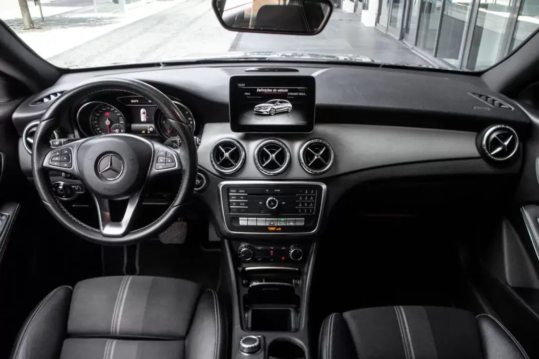 Mercedes-Benz CLA 180 2018 - 19500 EUR, 177901 km - 177901km - foto 34 de 39