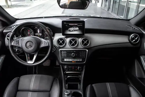 Mercedes-Benz CLA 180 2018 - 19500 EUR, 177901 km - AUTO.MOTO.pt - 177901km - foto 34 de 39