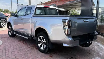 Isuzu D-Max 2021 - 31990 EUR, 140000 km - AUTO.MOTO.pt - 140000km - foto 10 de 33