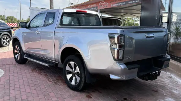 Isuzu D-Max 2021 - 31990 EUR, 140000 km - AUTO.MOTO.pt - 140000km - foto 10 de 33