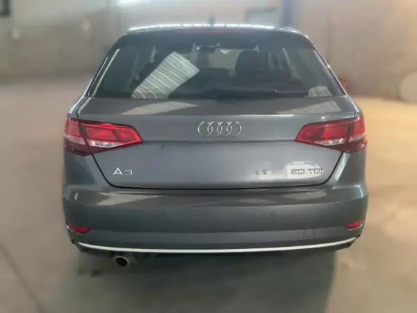 Audi A3 Sportback 2019 - 18500 EUR, 184500 km - AUTO.MOTO.pt - 184500km - foto 3 de 11