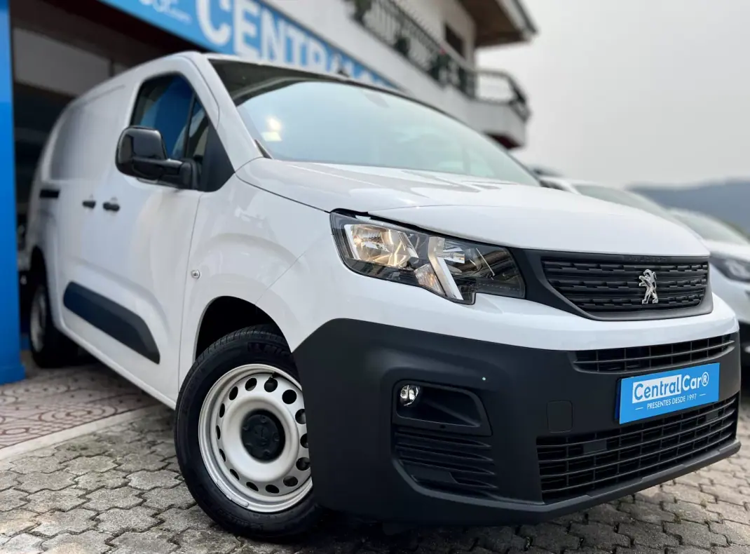 Peugeot Partner 1.5 BlueHdi L2 102Cv | CARPLAY | IVA DEDUTÍVEL 2023 - 16950 EUR, 47000 km - AUTO.MOTO.pt - 47000km - foto 1 de 21