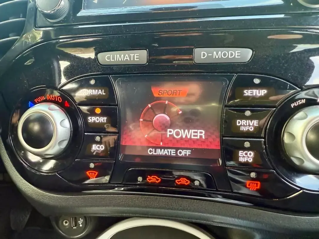 Nissan Juke 2015 - 10990 EUR, 116950 km - AUTO.MOTO.pt - 116950km - foto 36 de 41