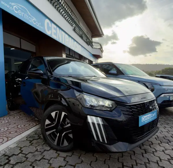 Peugeot 208 1.2 PureTech Allure 101Cv | CÂMARA | CARPLAY 2025 Gasolina