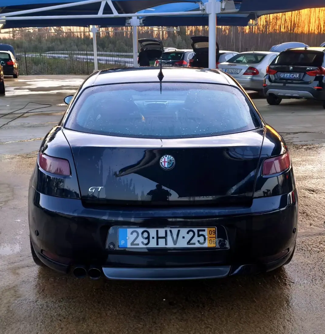 Alfa Romeo GT 2009 - 8990 EUR, 290000 km - AUTO.MOTO.pt - 290000km - foto 6 de 22