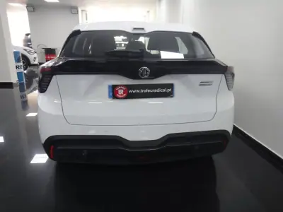 MG MG4 2024 - 20990 EUR, 21000 km - AUTO.MOTO.pt - 21000km - foto 6 de 25