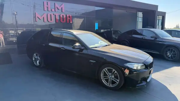 BMW 520 d Pack M Auto 2015 Diesel — 185 000 km BMW 520 d Pack M Auto 2015 Diesel