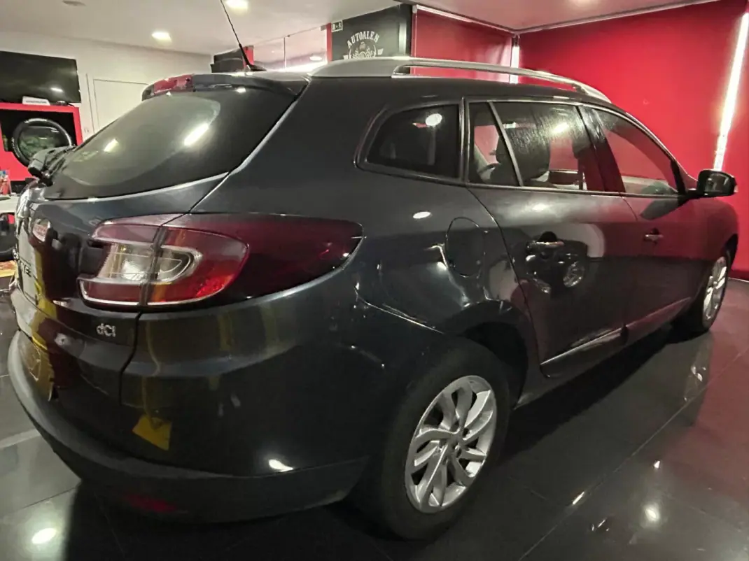 Renault Mégane Sport Tourer 2014 - 8900 EUR, 269392 km - AUTO.MOTO.pt - 269392km - foto 6 de 20