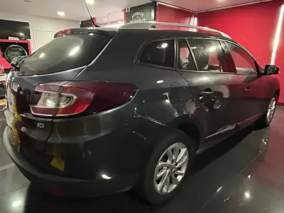 Renault Mégane Sport Tourer 2014 - 8900 EUR, 269392 km - AUTO.MOTO.pt - 269392km - foto 6 de 20