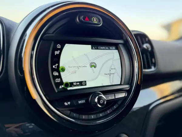 MINI Countryman 2019 - 24450 EUR, 79000 km - AUTO.MOTO.pt - 79000km - foto 23 de 31