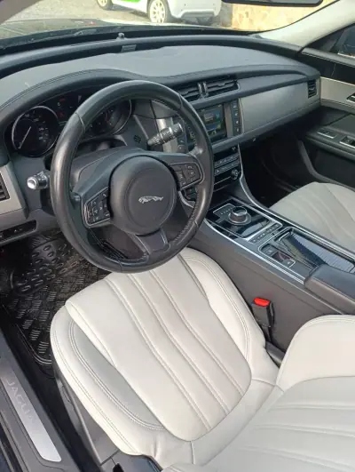 Jaguar XF 2017 - 19900 EUR, 173000 km - AUTO.MOTO.pt - 173000km - foto 8 de 19