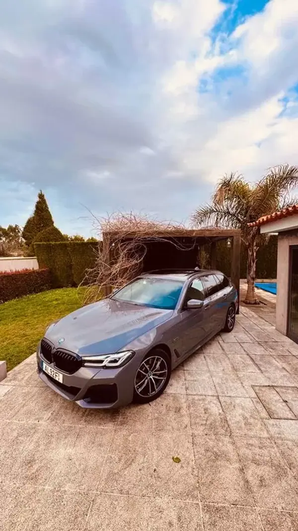 BMW 530e 2021 - 36900 EUR, 118296 km - AUTO.MOTO.pt - 118296km - foto 28 de 31