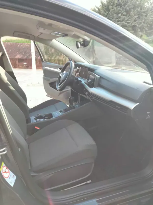 Volkswagen Golf 2021 - 19800 EUR, 44126 km - AUTO.MOTO.pt - 44126km - foto 11 de 13